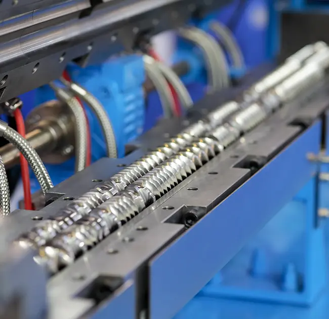 Procesi i punës dhe masat paraprake të funksionimit të granulatorit të shkumës me dy vida